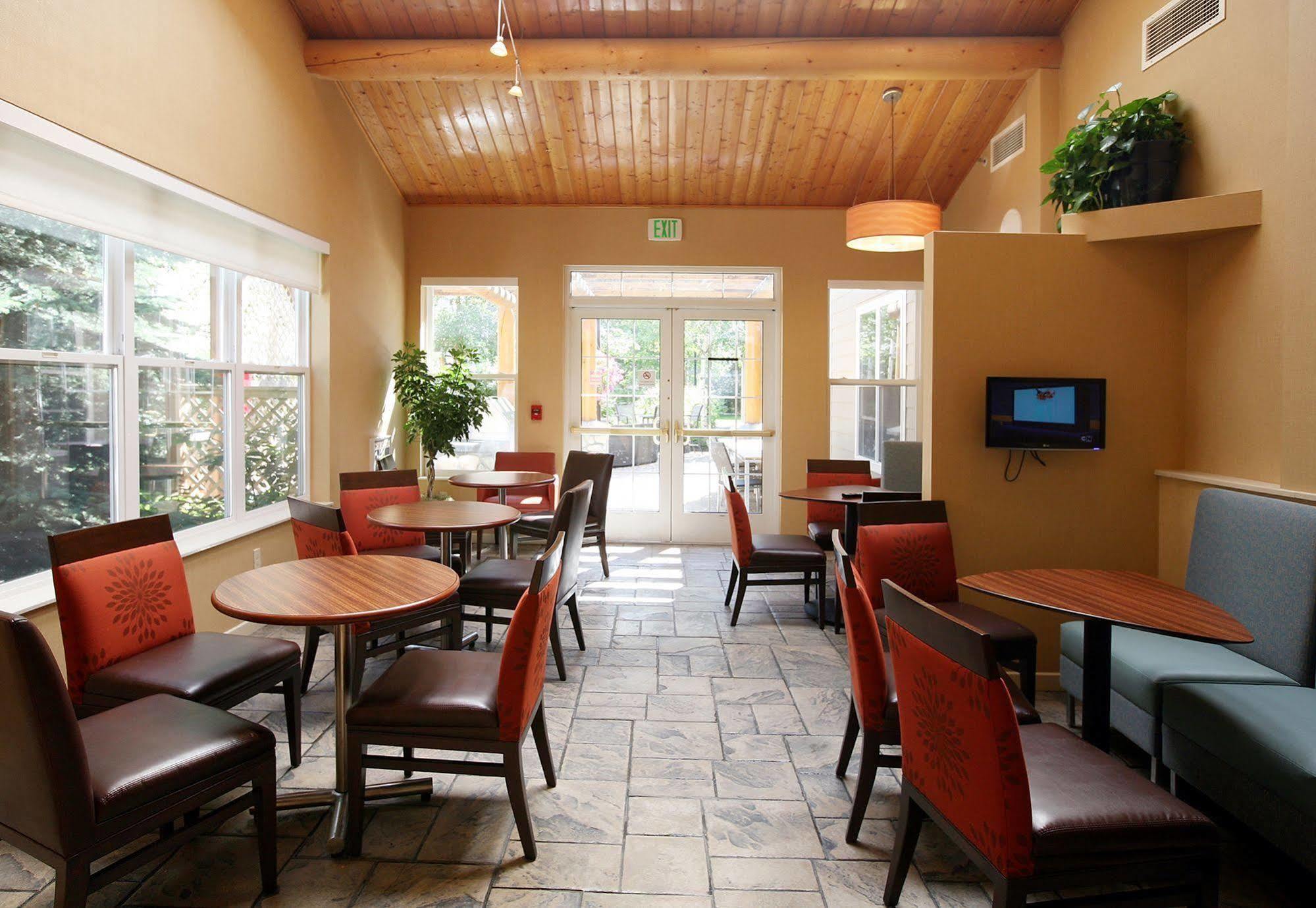 Residence Inn By Marriott Anchorage Midtown Bagian luar foto